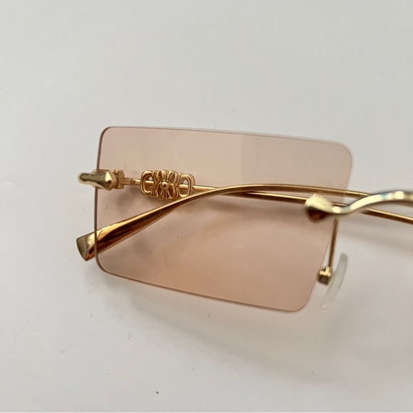 Y2K Peach Gold Square Rimless Sunglasses with generic case included - Picture 3 of 10